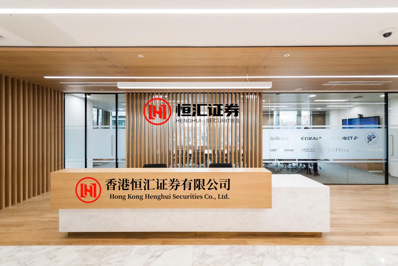 广州华鑫 靠谱镶钻充电宝厂家，推荐充电宝镶钻实力厂商
